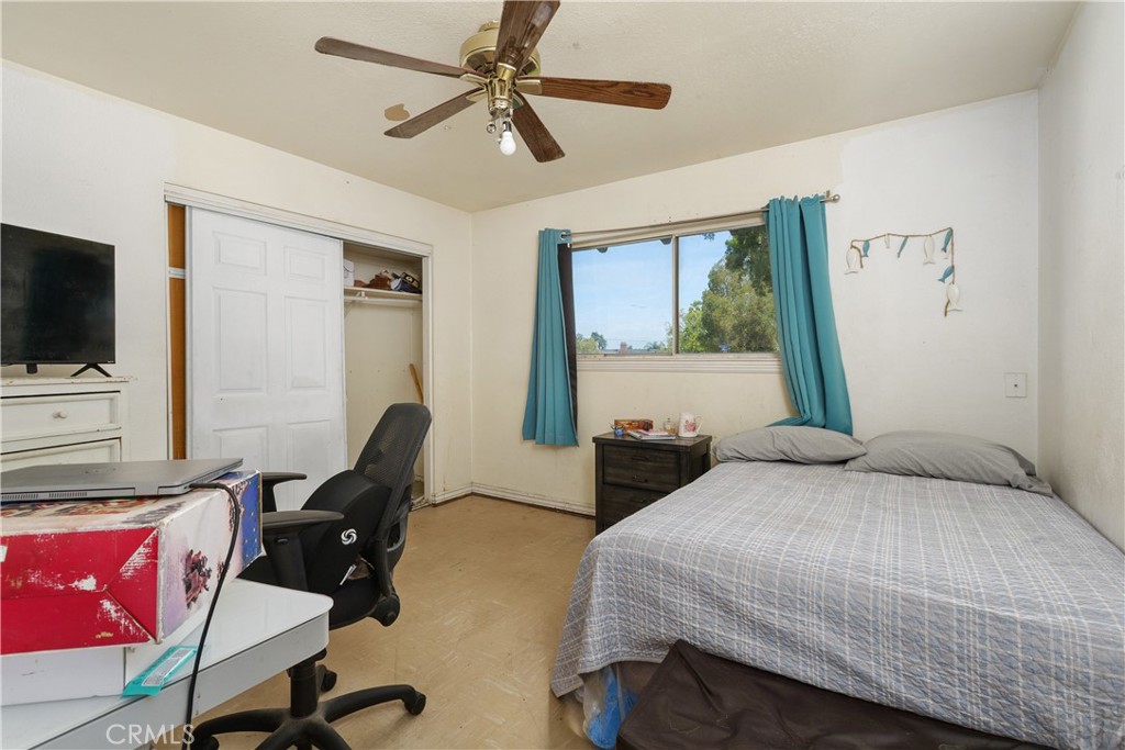 726 W Hacienda