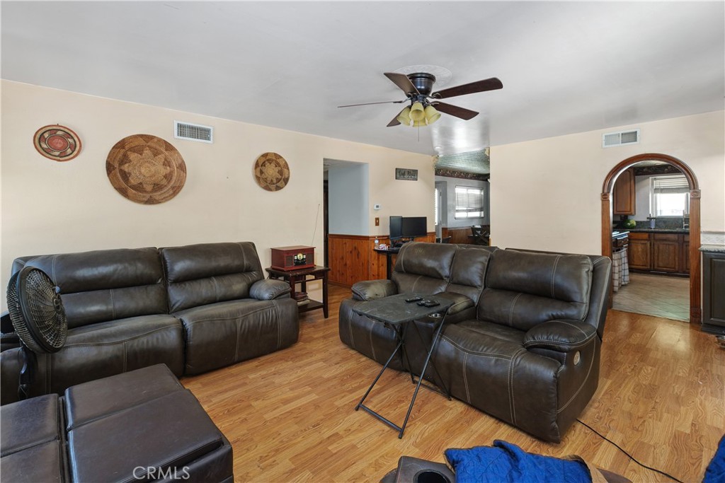 726 W Hacienda