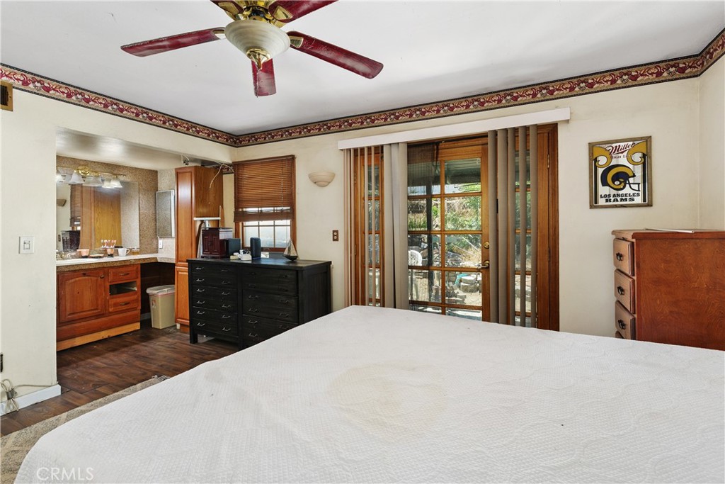 726 W Hacienda