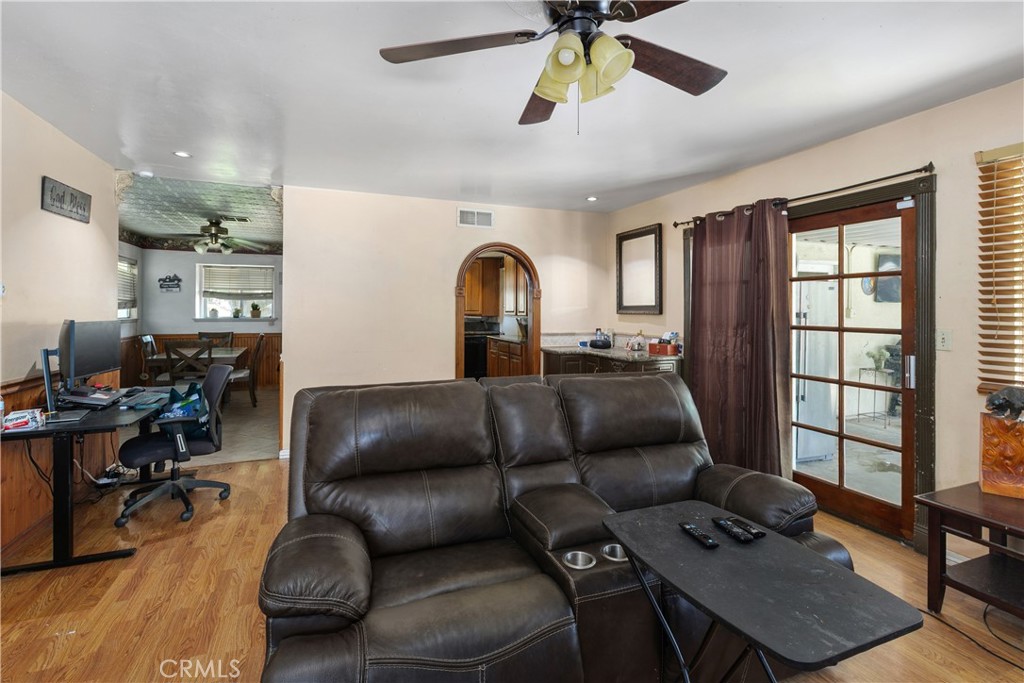 726 W Hacienda