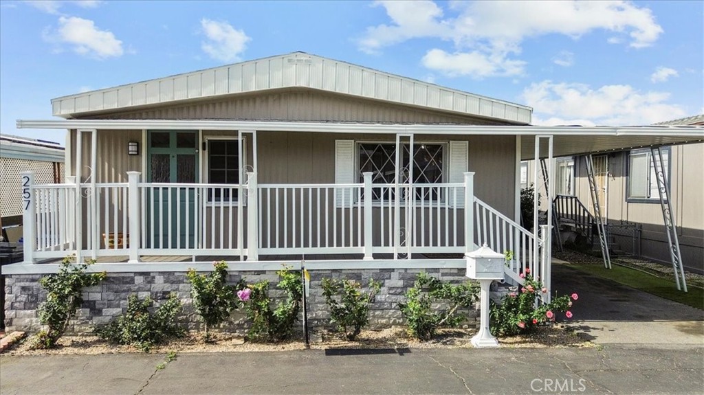 9080 Bloomfield 257