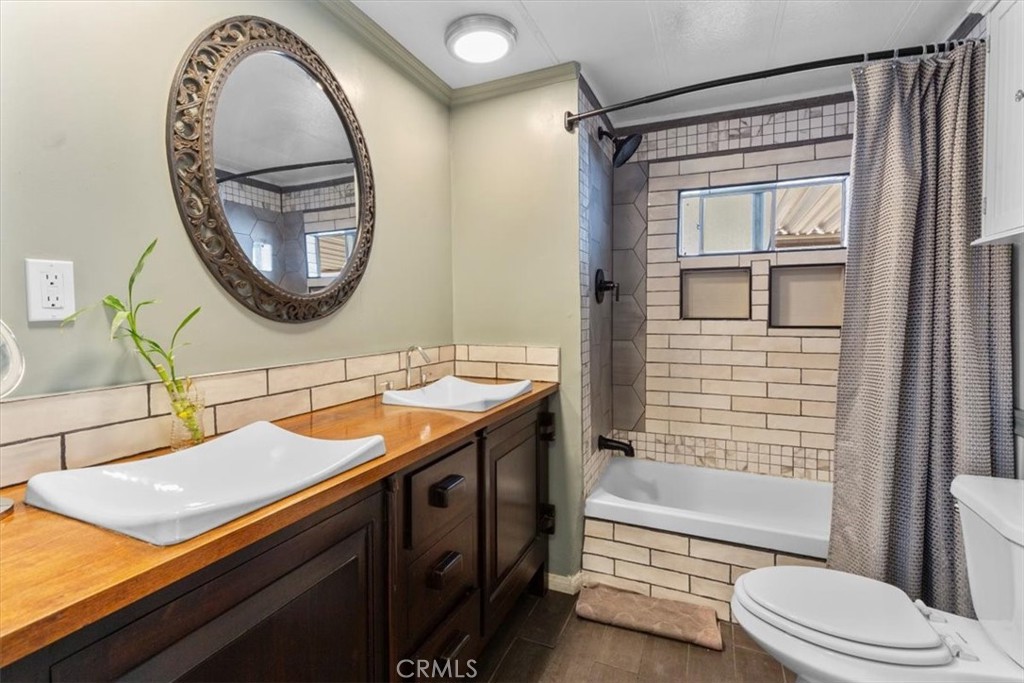 9080 Bloomfield 257