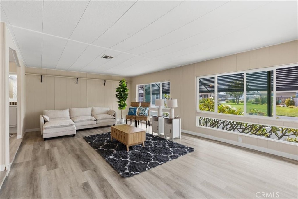 15621 Beach Blvd 103