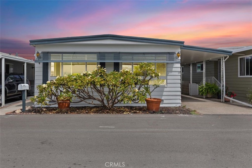 15621 Beach Blvd 103