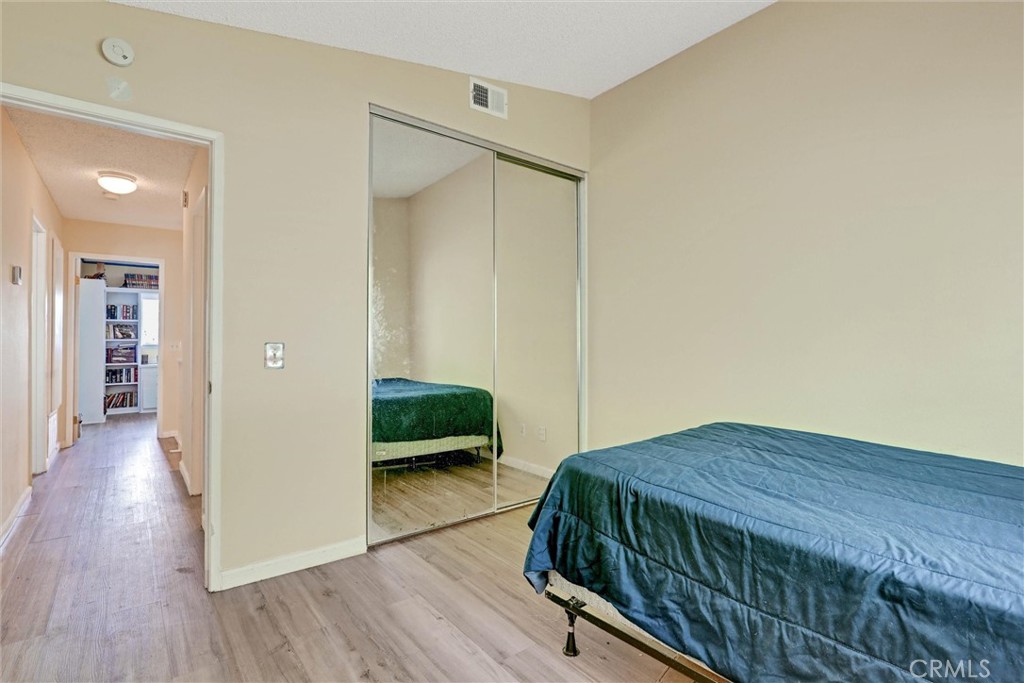 1742 Forum D
