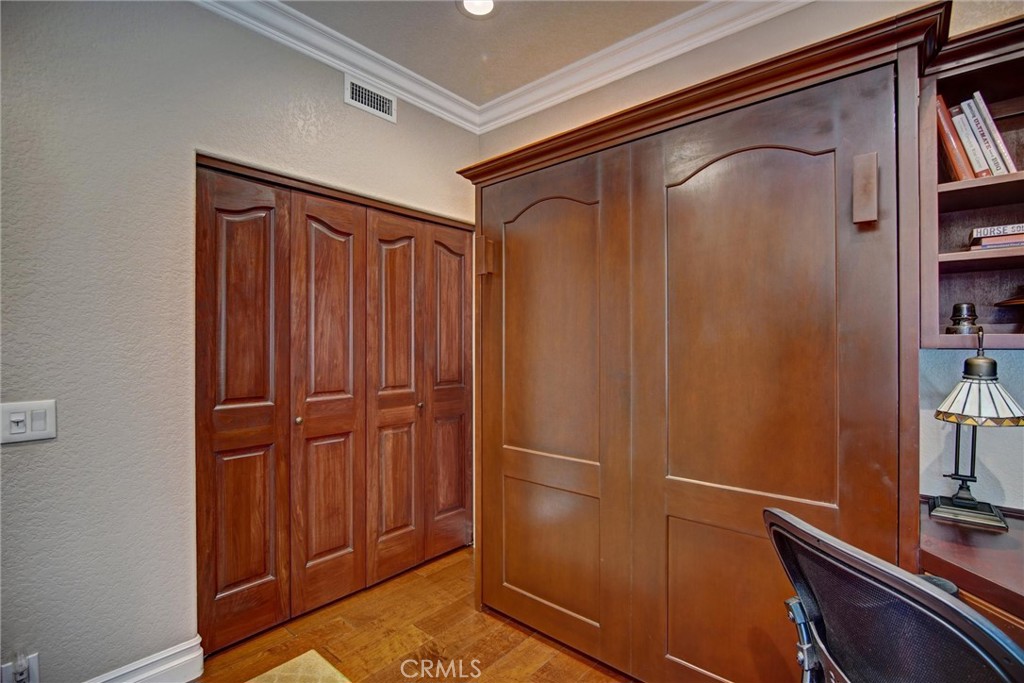 445 Somerset Circle