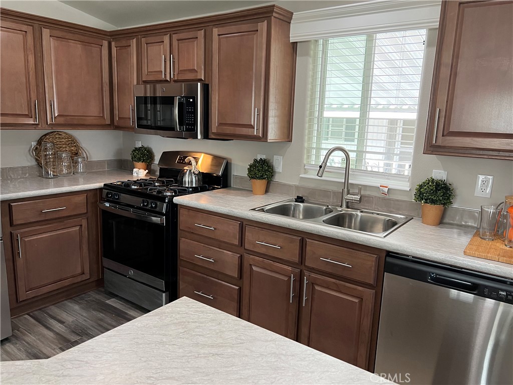 655 E Main Street 44