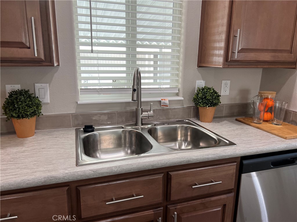 655 E Main Street 44