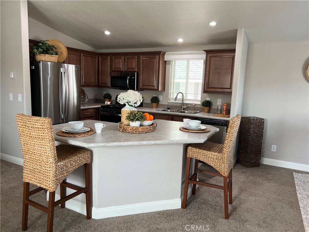 655 E Main Street 44