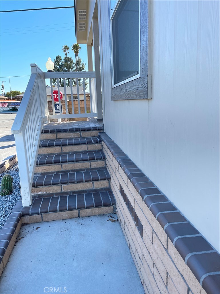 655 E Main Street 44