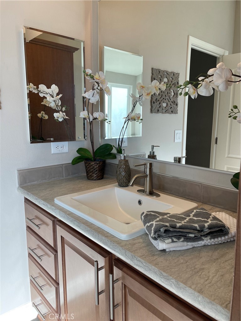 655 E Main Street 44