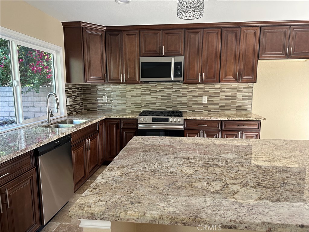 22461 Falconburn Way