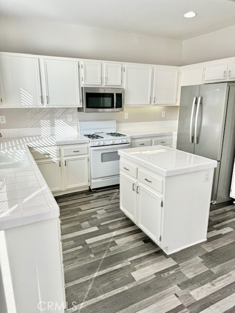 11904 Greenbluff Way