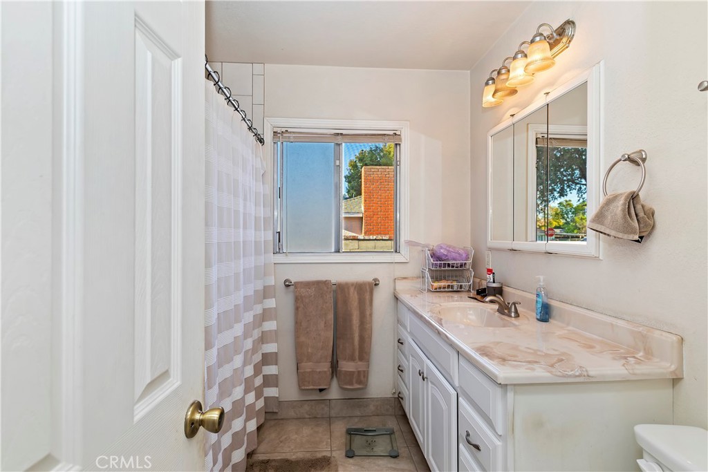 3475 Gilberto Avenue