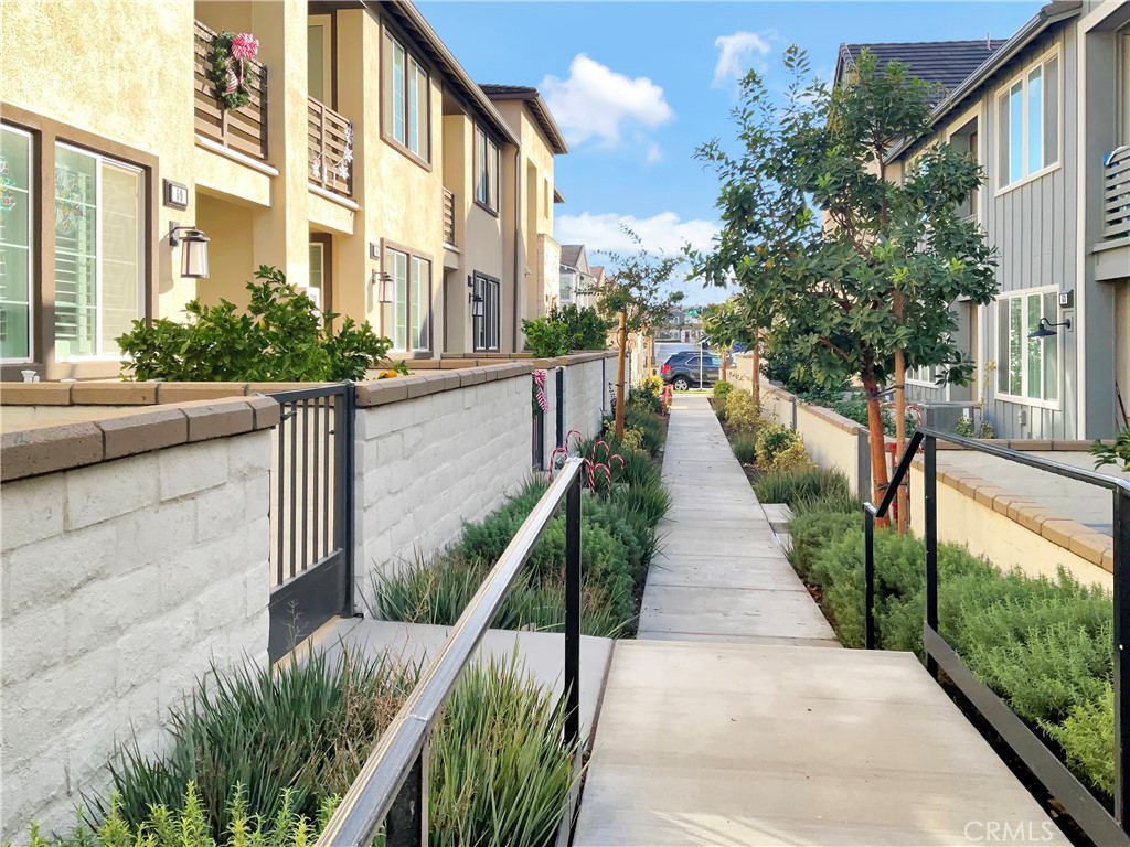 3885 S Oasis Paseo 61