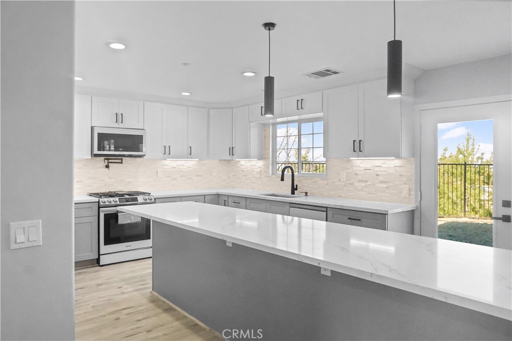 18446 Blue Sky Street