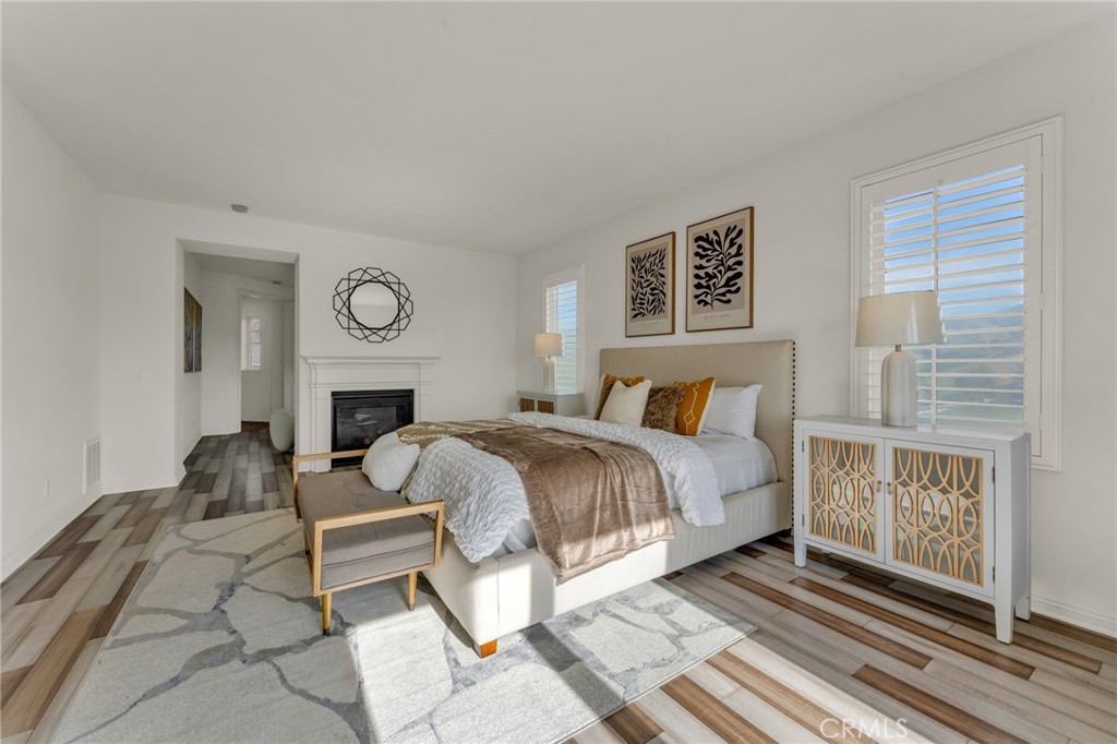 16749 Crescent Glen Court