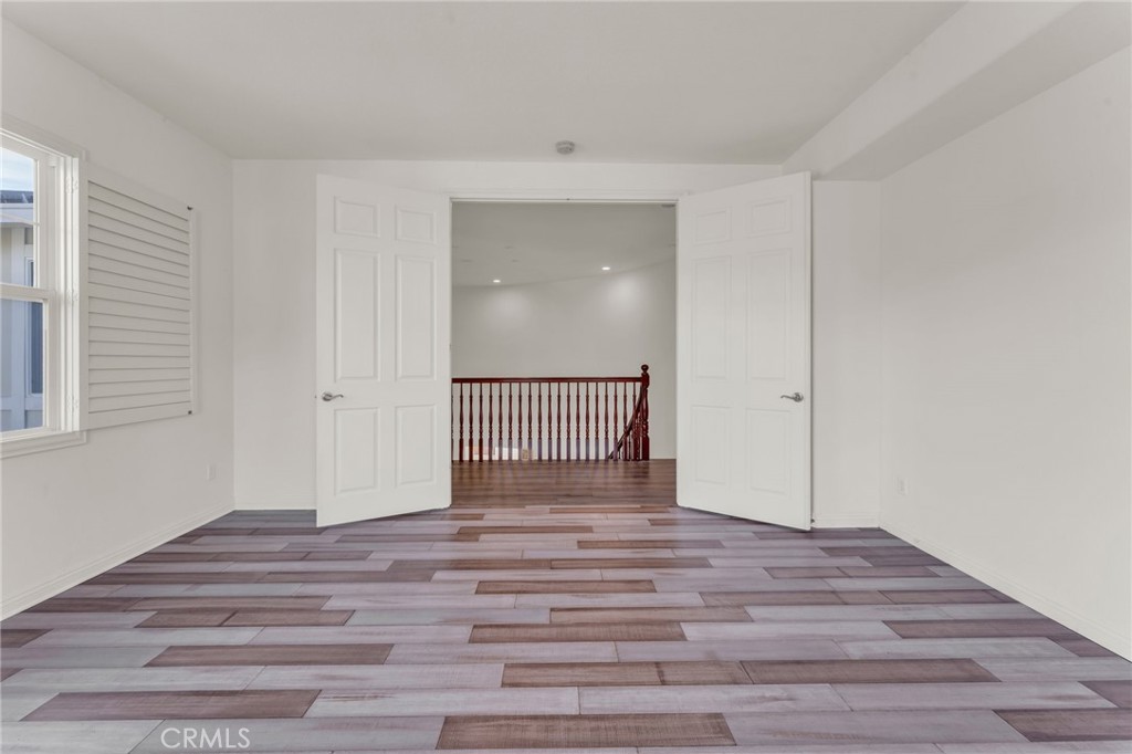 16749 Crescent Glen Court