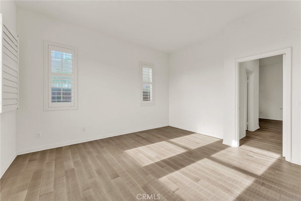 16749 Crescent Glen Court