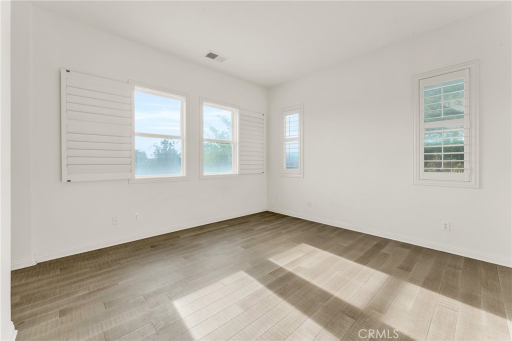 16749 Crescent Glen Court