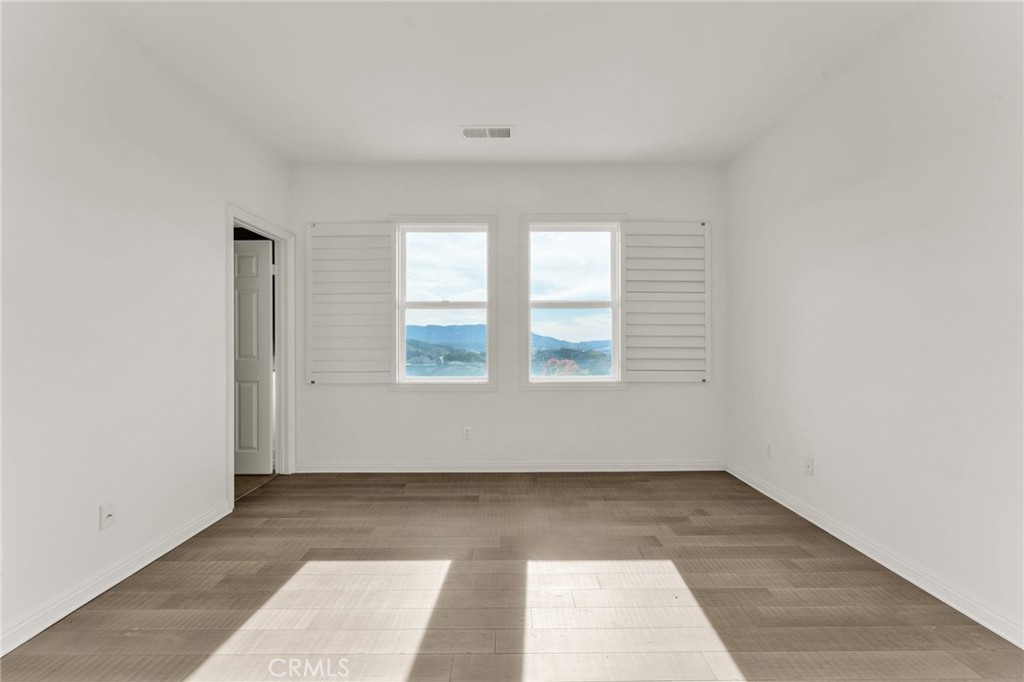 16749 Crescent Glen Court