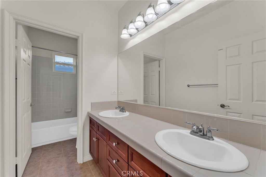 16749 Crescent Glen Court