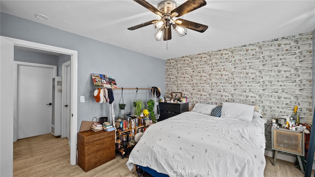 1001 E Camile Street F4