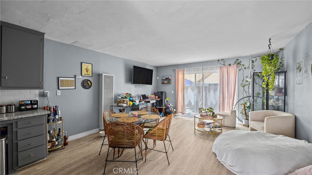 1001 E Camile Street F4
