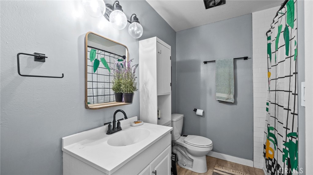 1001 E Camile Street F4