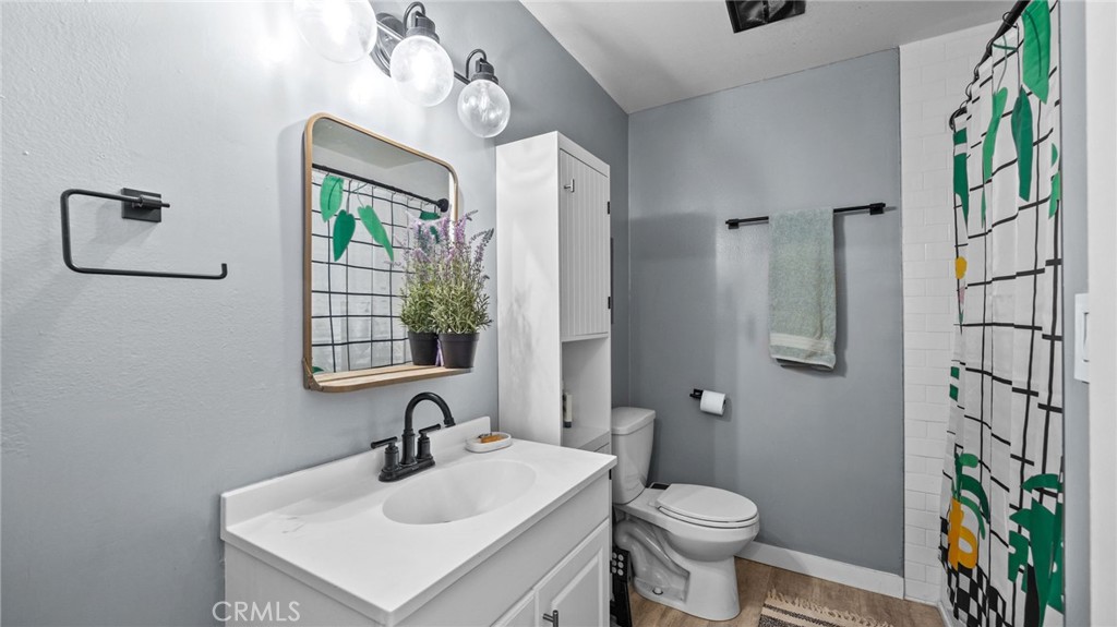 1001 E Camile Street F4