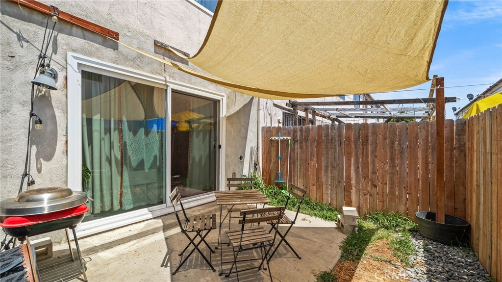 1001 E Camile Street F4