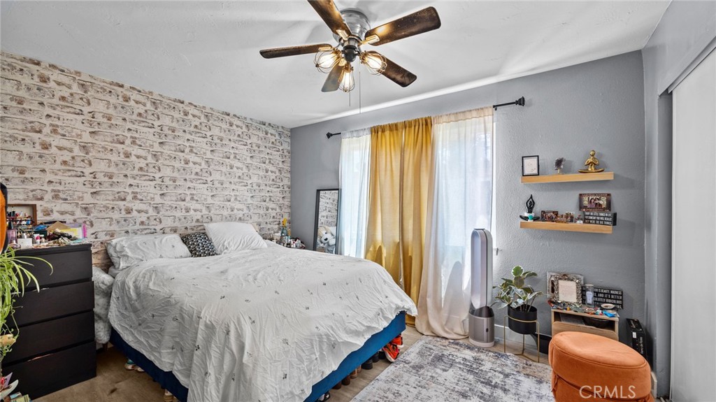 1001 E Camile Street F4