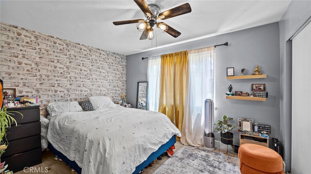 1001 E Camile Street F4