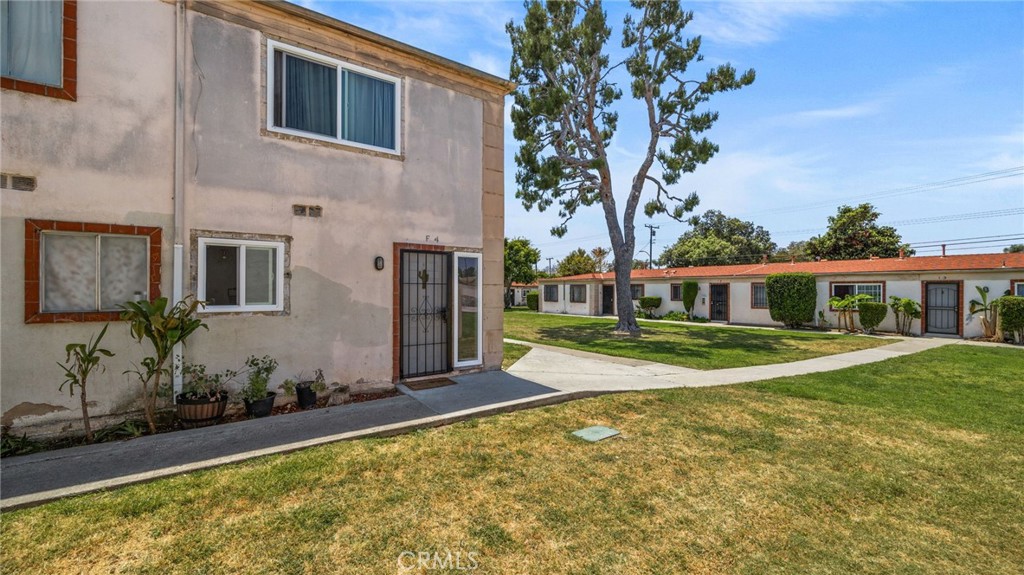 1001 E Camile Street F4