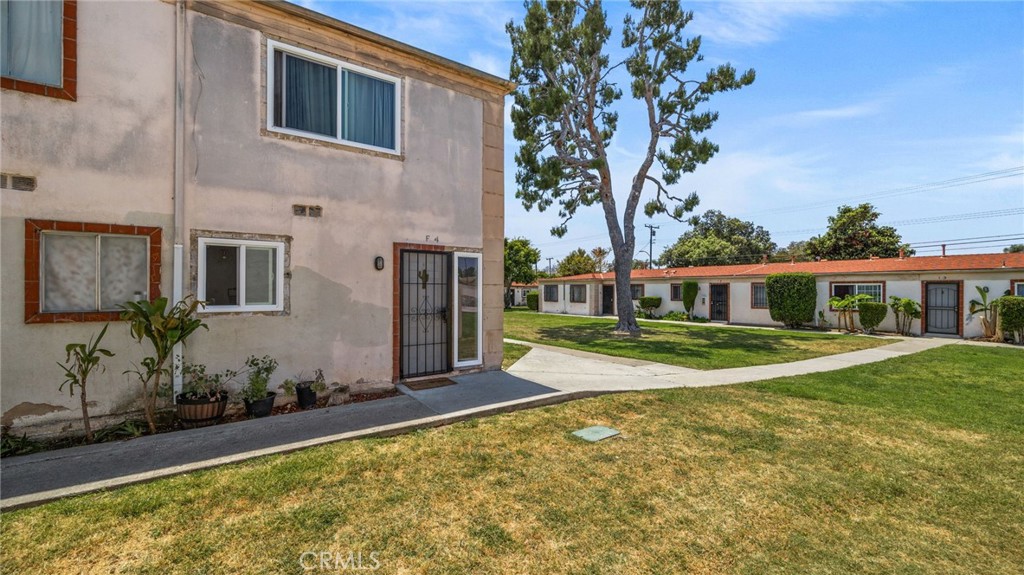 1001 E Camile Street F4