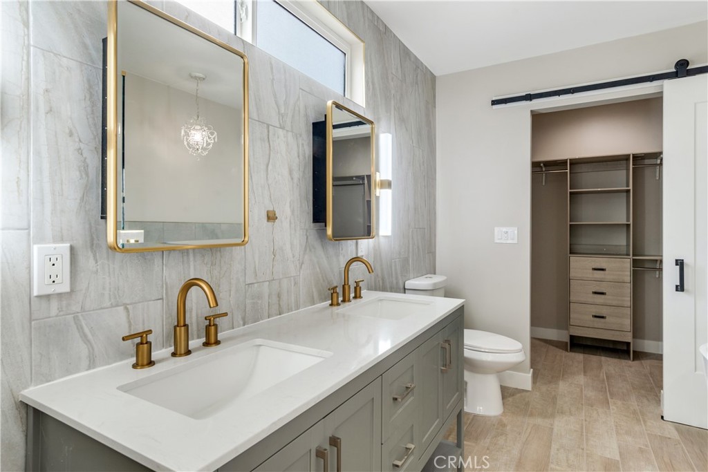 2300 S Stimson Avenue