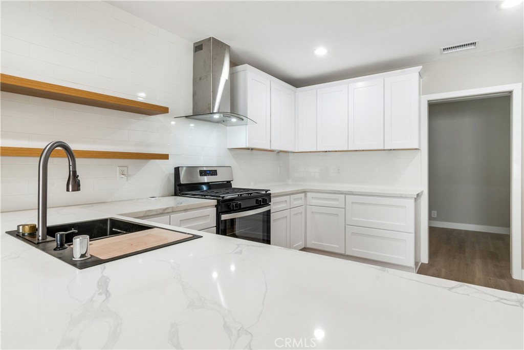 2300 S Stimson Avenue