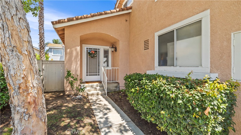2215 Arabian Way
