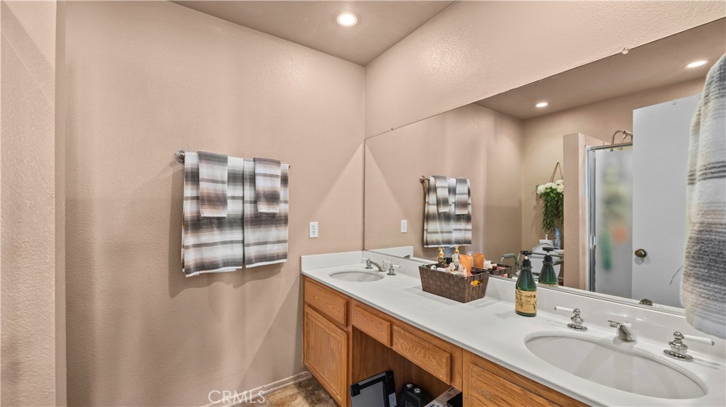 2215 Arabian Way
