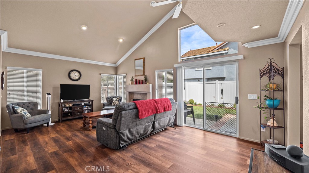 2215 Arabian Way
