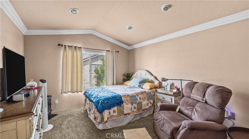 2215 Arabian Way