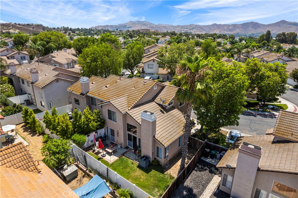 2215 Arabian Way