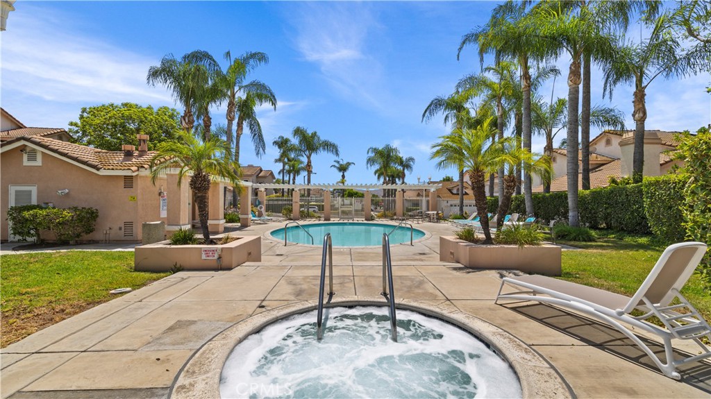 2215 Arabian Way