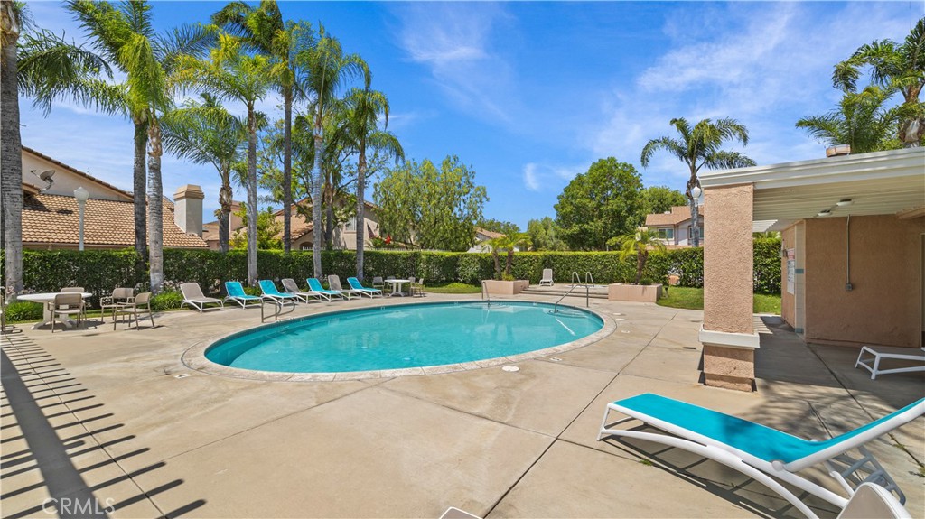 2215 Arabian Way