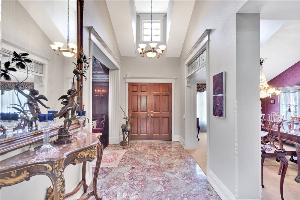121 S Canyon Crest Drive
