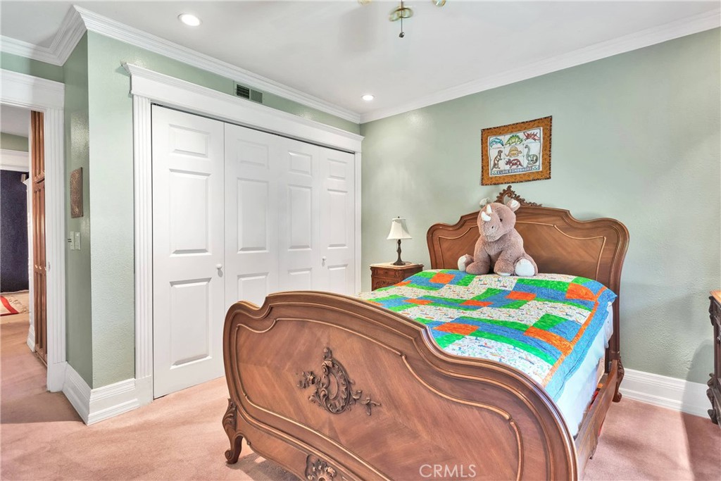 121 S Canyon Crest Drive