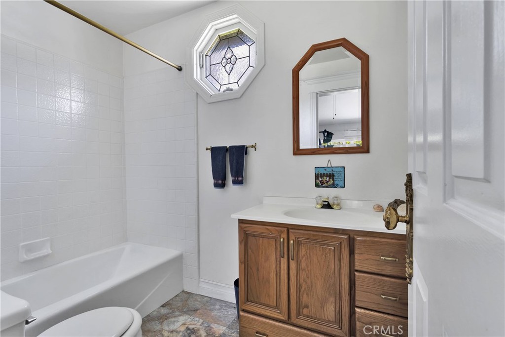121 S Canyon Crest Drive