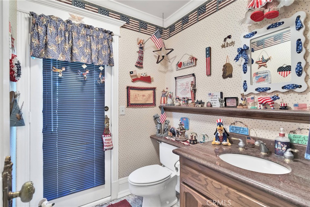 121 S Canyon Crest Drive