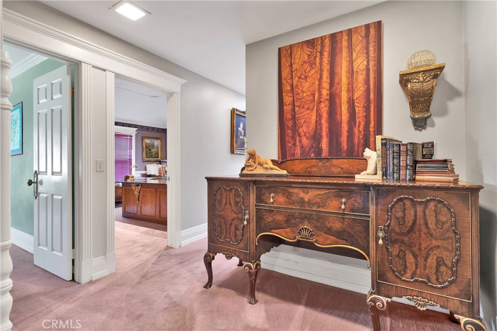 121 S Canyon Crest Drive