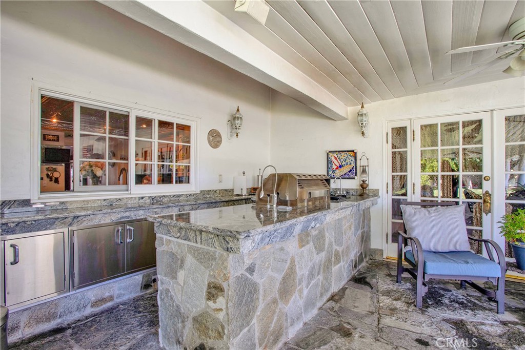 121 S Canyon Crest Drive